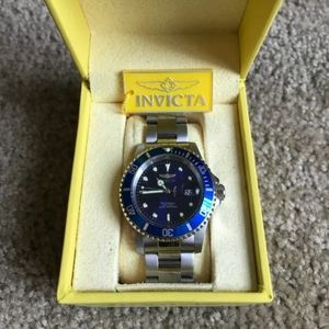 Invicta Pro Diver Watch & Case Blue
